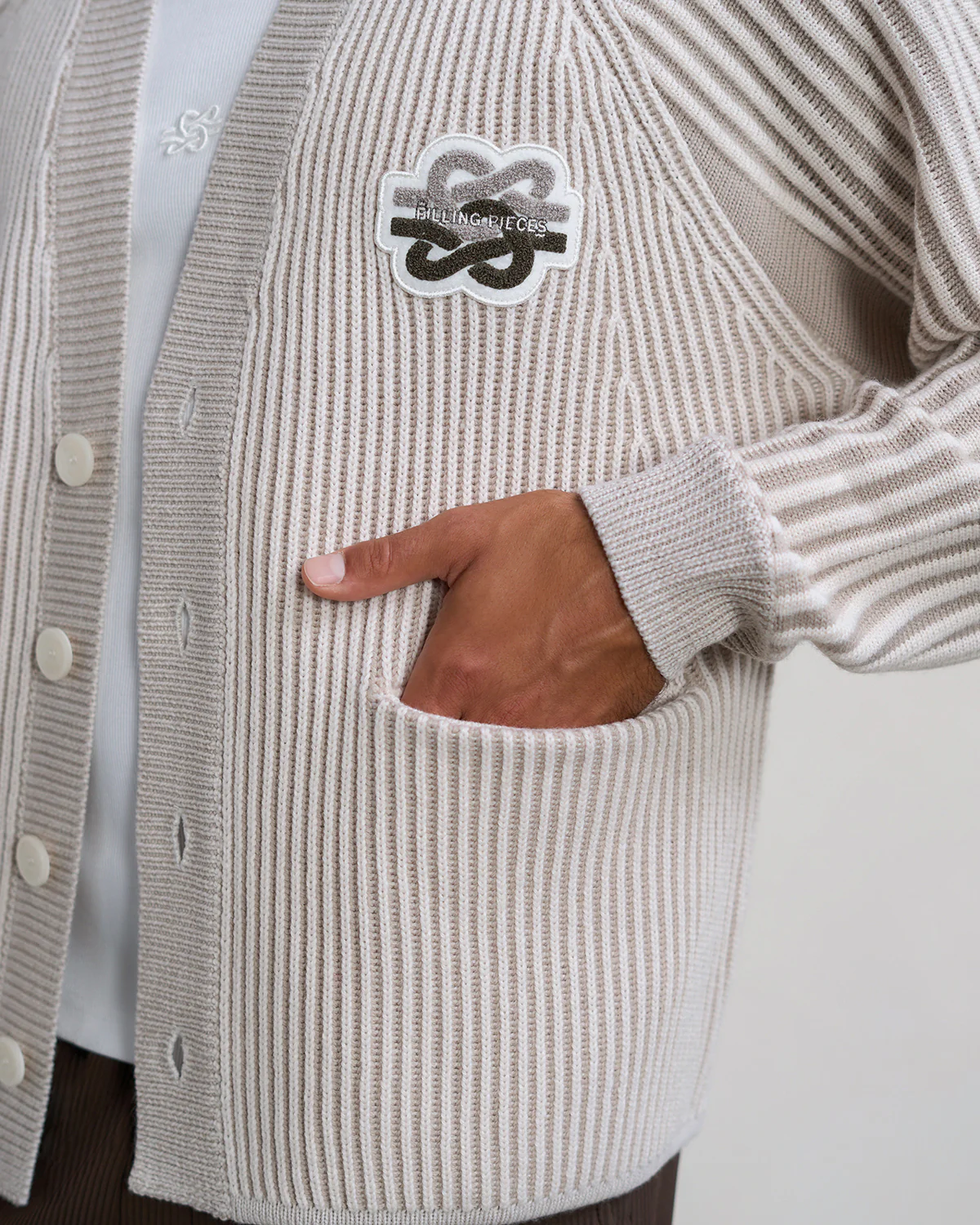 Knit Cardigan Atmosphere - Image 5