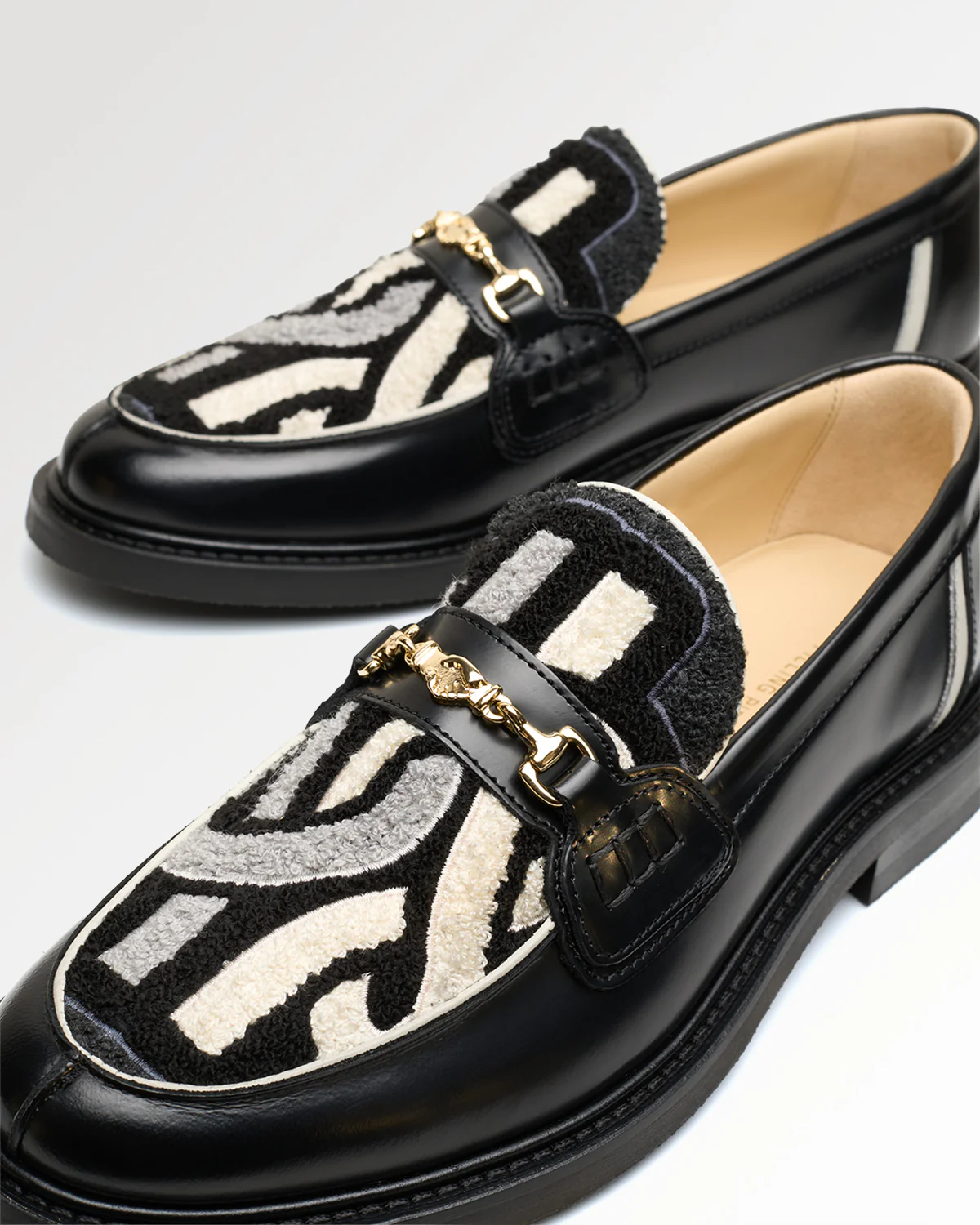 Loafer Gowtu Black / Off White - Image 3