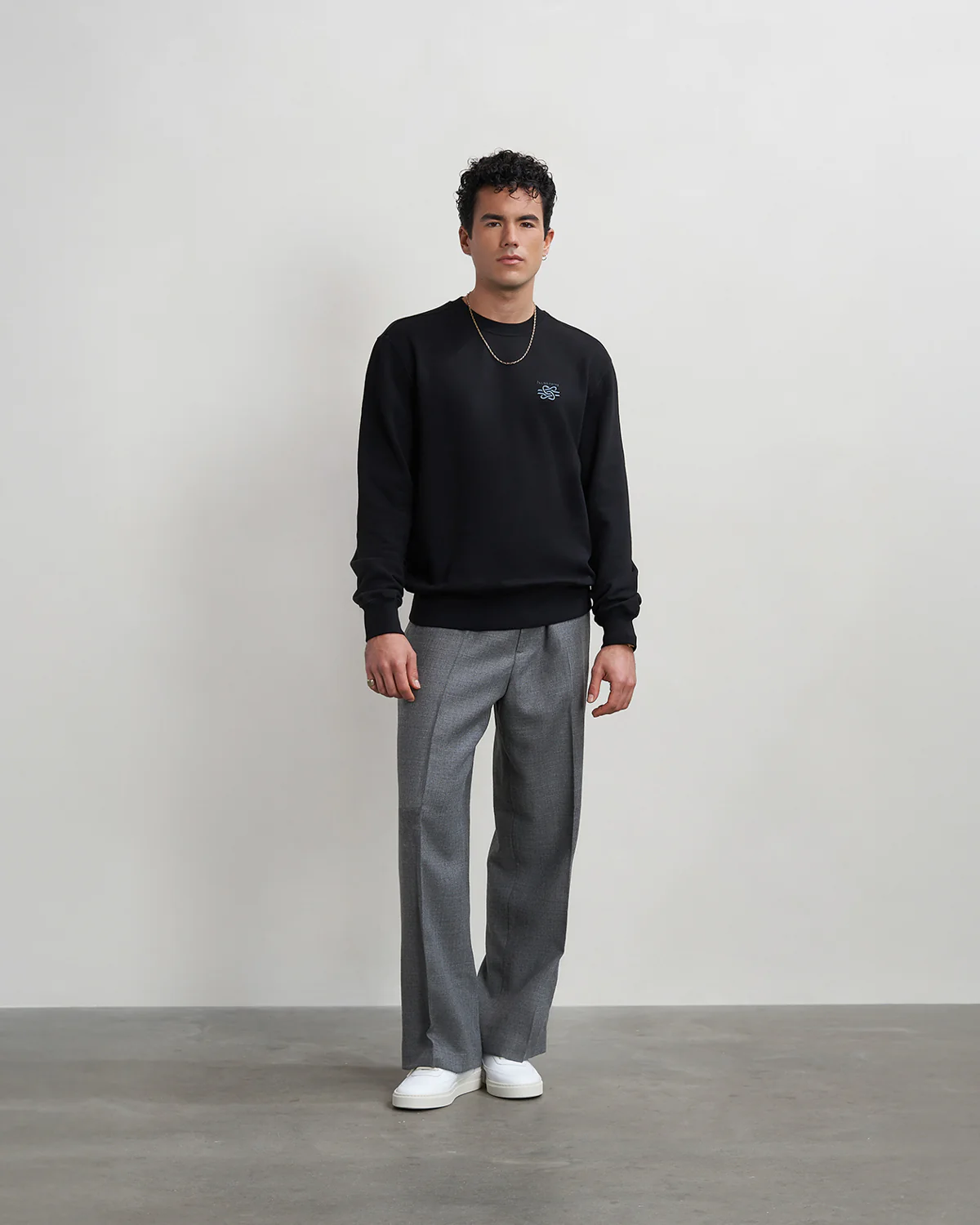 Sweatshirt Embroidered Knot Black - Image 5